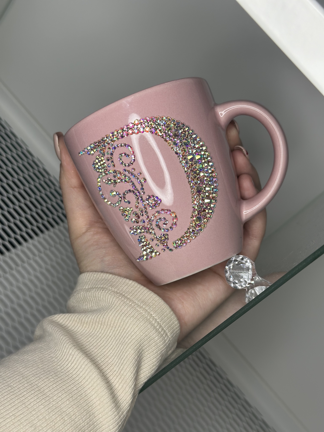 Чаша baby pink ornament  буква D