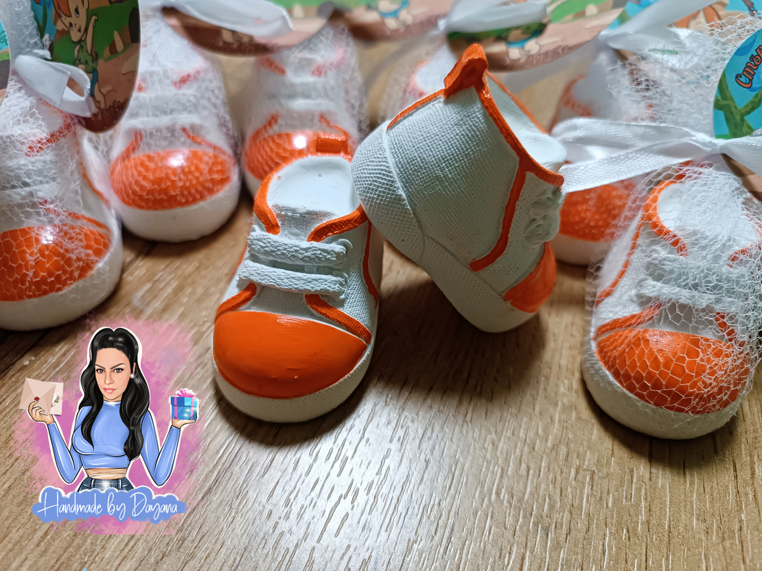 Подаръци за гости - обувка в оранжево ''Пебълс''