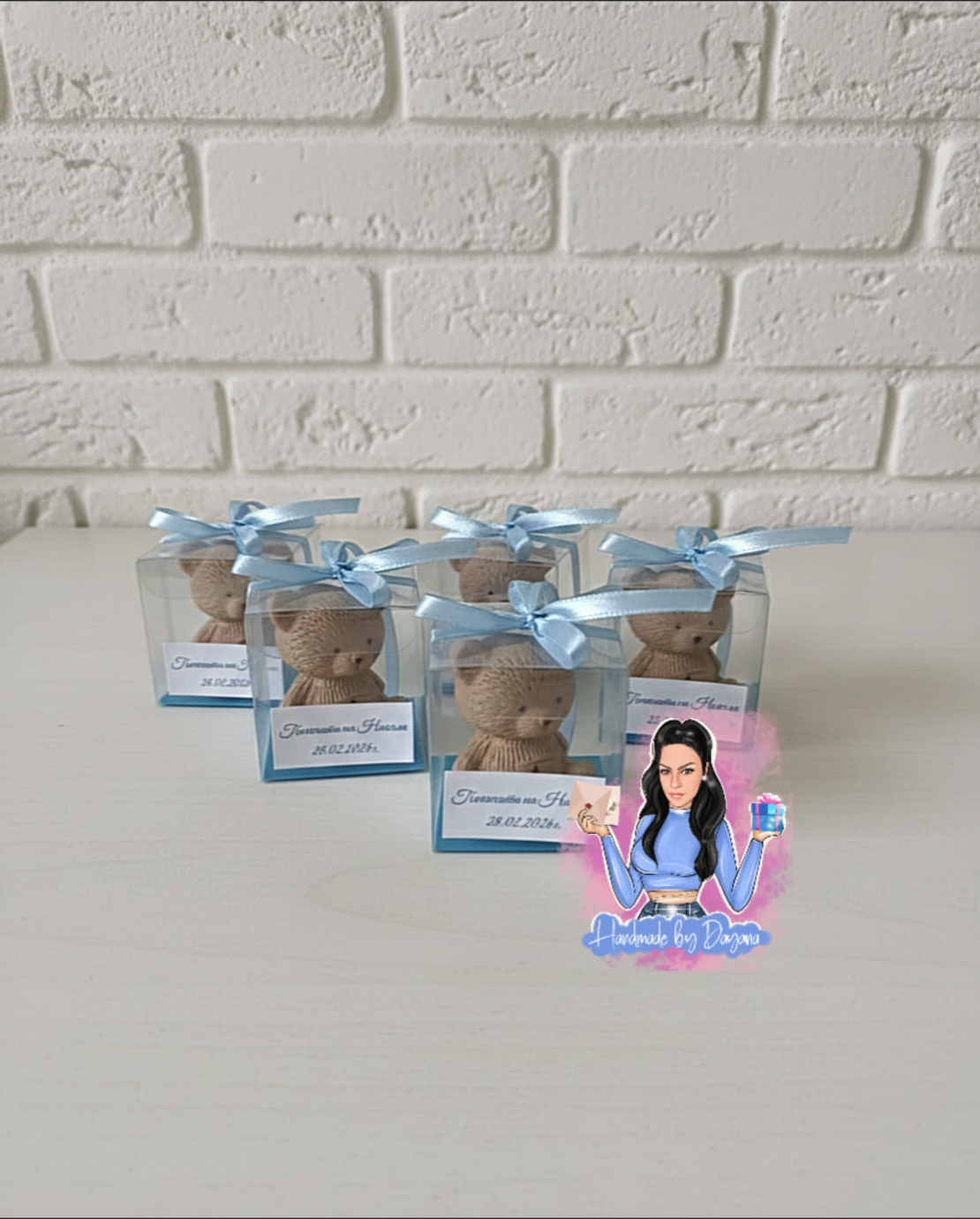 Подаръци за гости - мече с буквичка в кутия