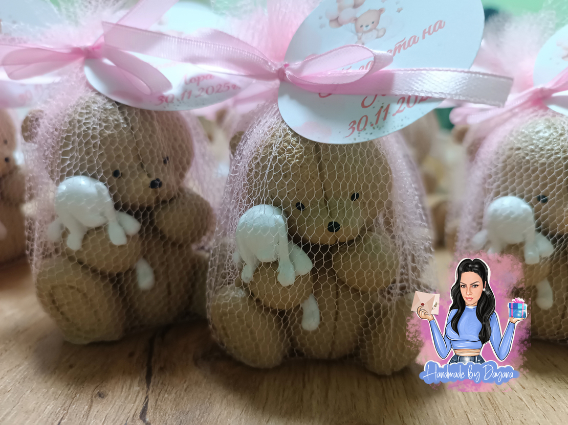Подаръци за гости - мече със зайче