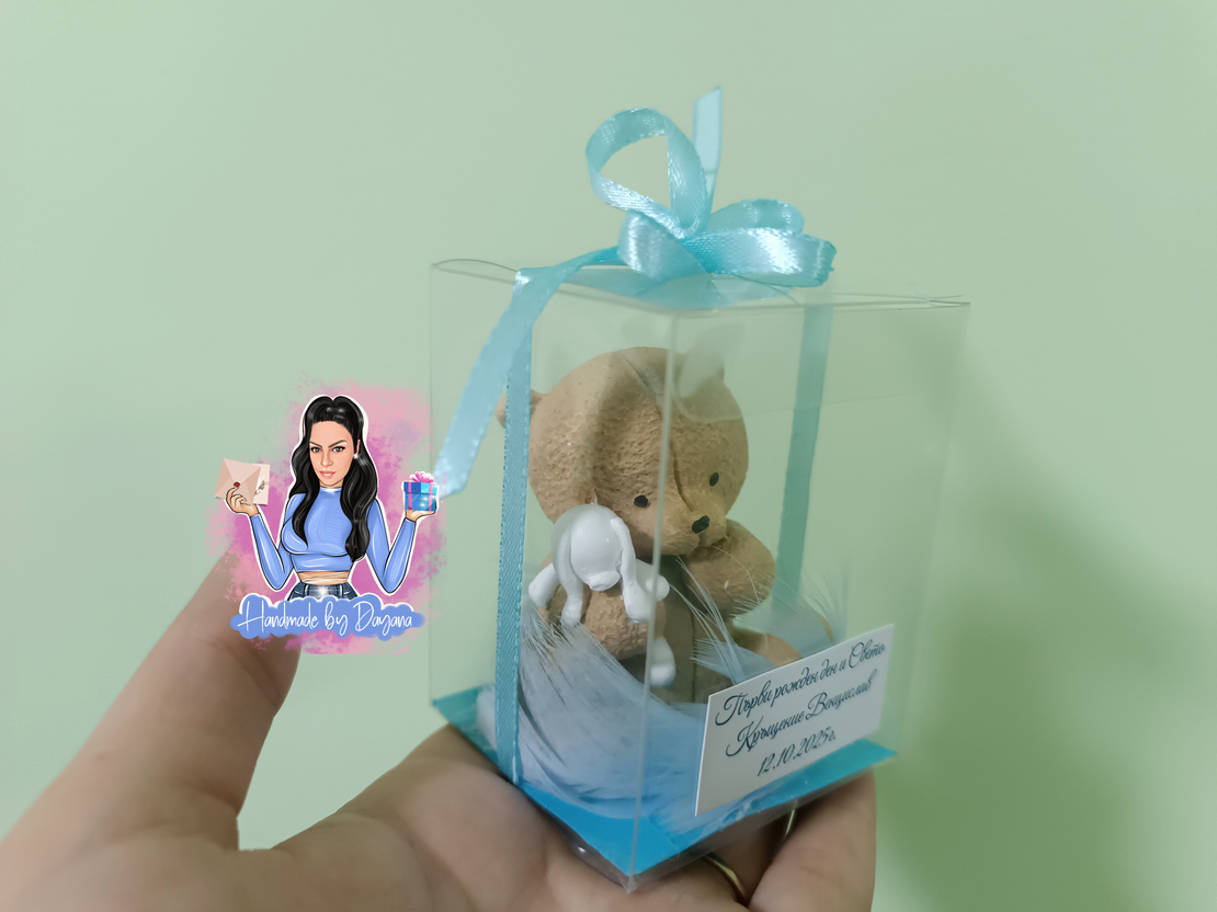 Подаръци за гости - мече в кутия с пера