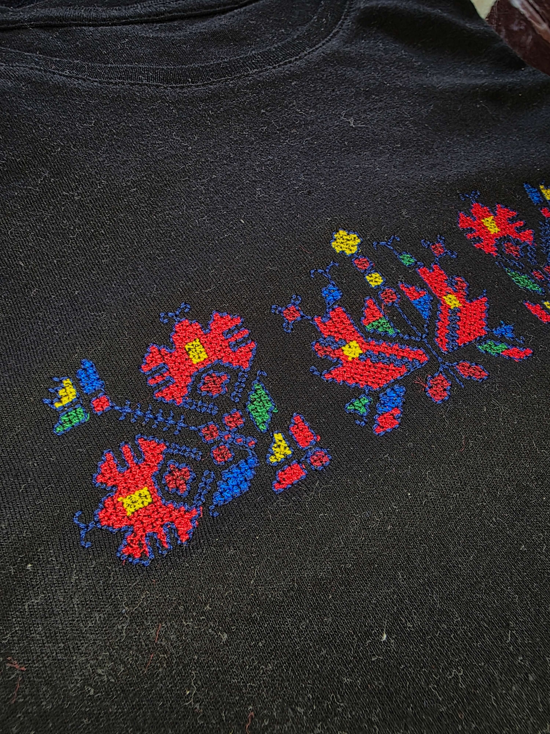 Тениска с шевица „Родова сила“