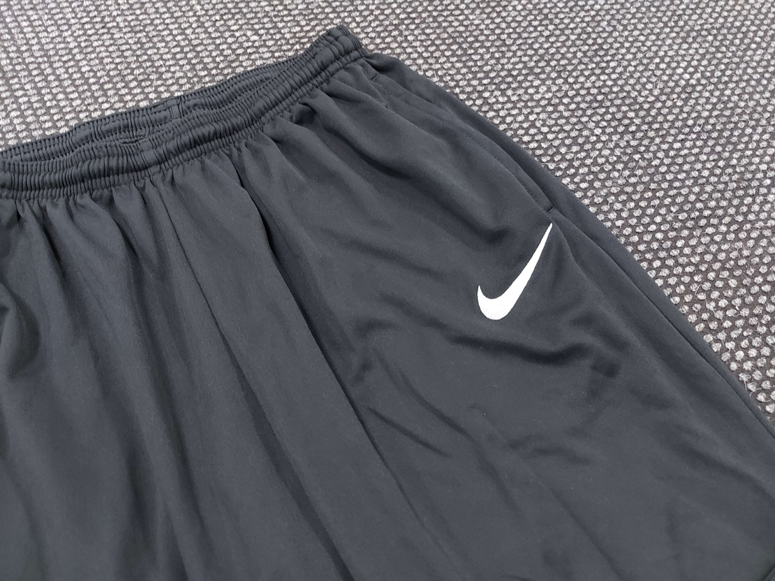 Nike анцуг S i M размер
