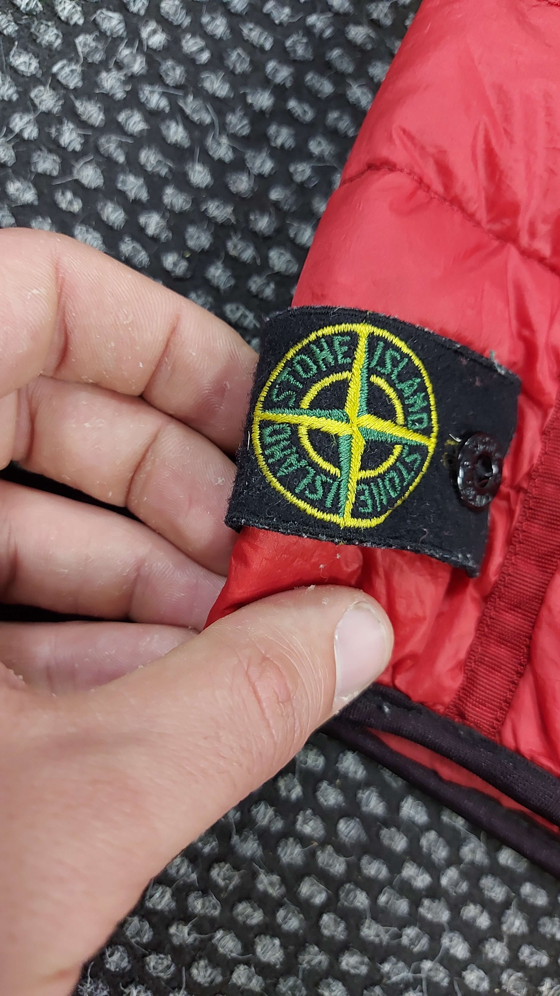 Stone island пухен елек 128