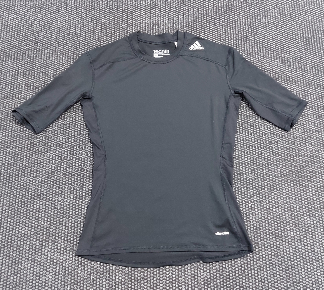 Adidas L techfit тениска L размер