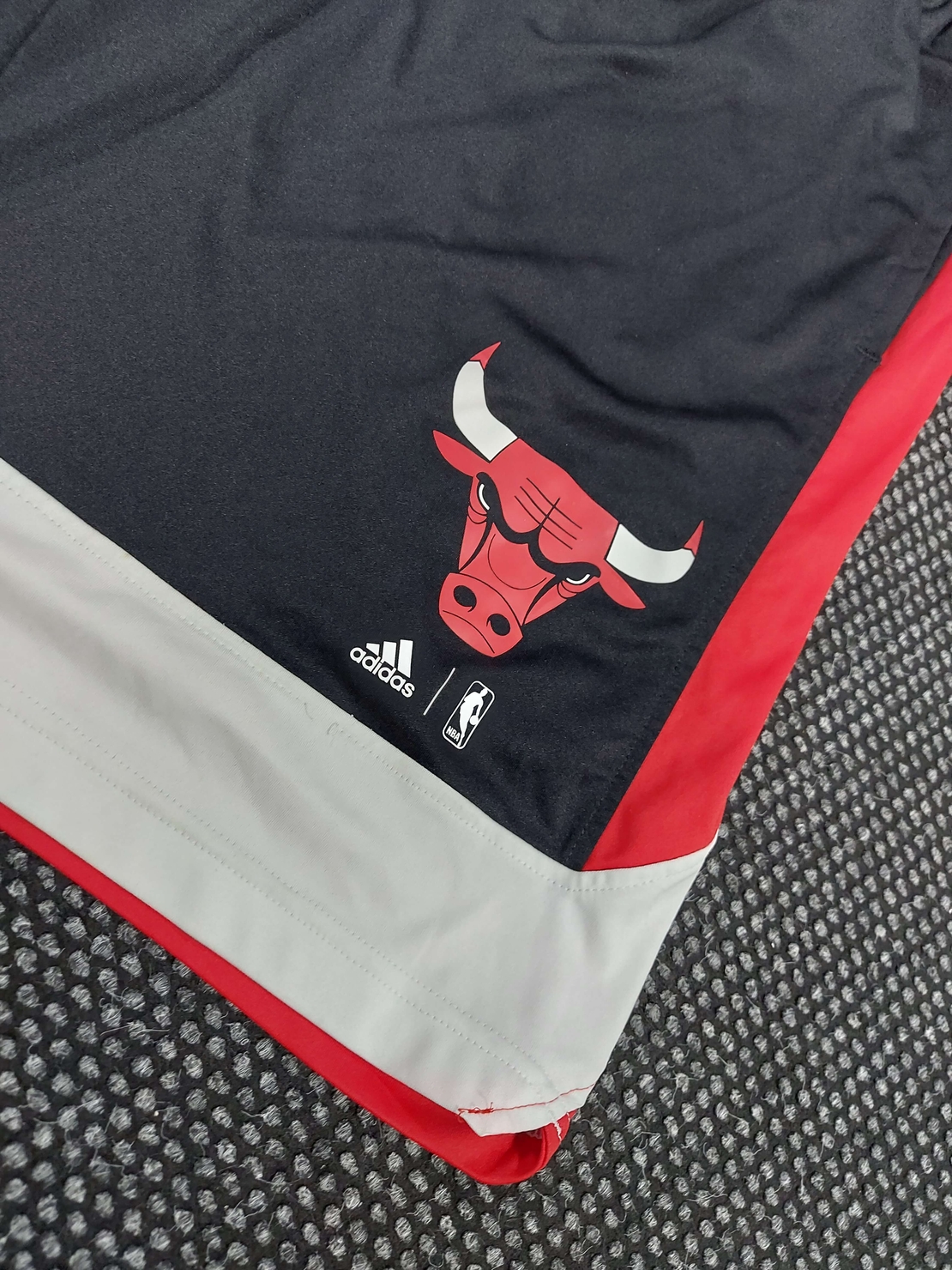 Adidas Chicago Bulls M размер шорти