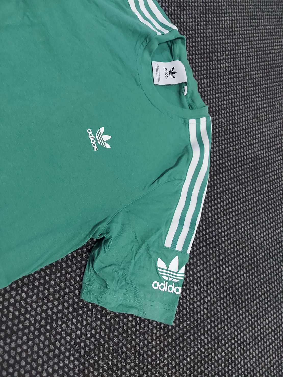 Adidas тениска S размер