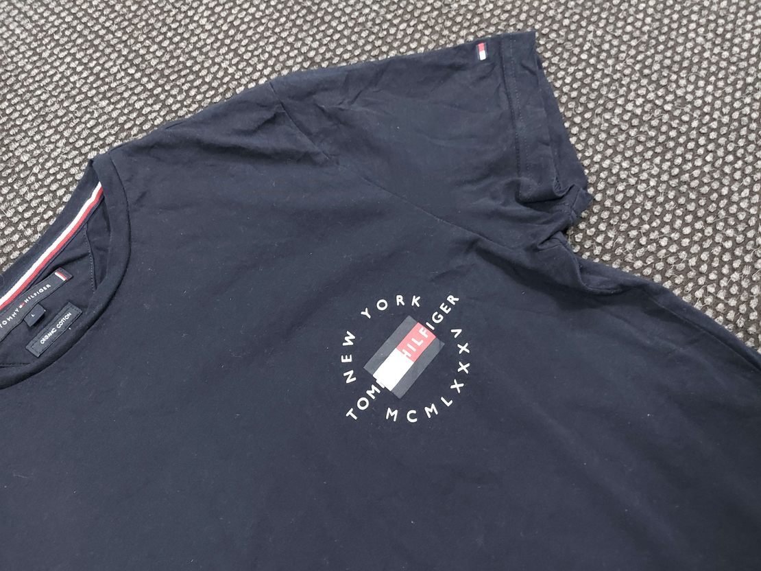 Tommy hilfiger L размер тениска