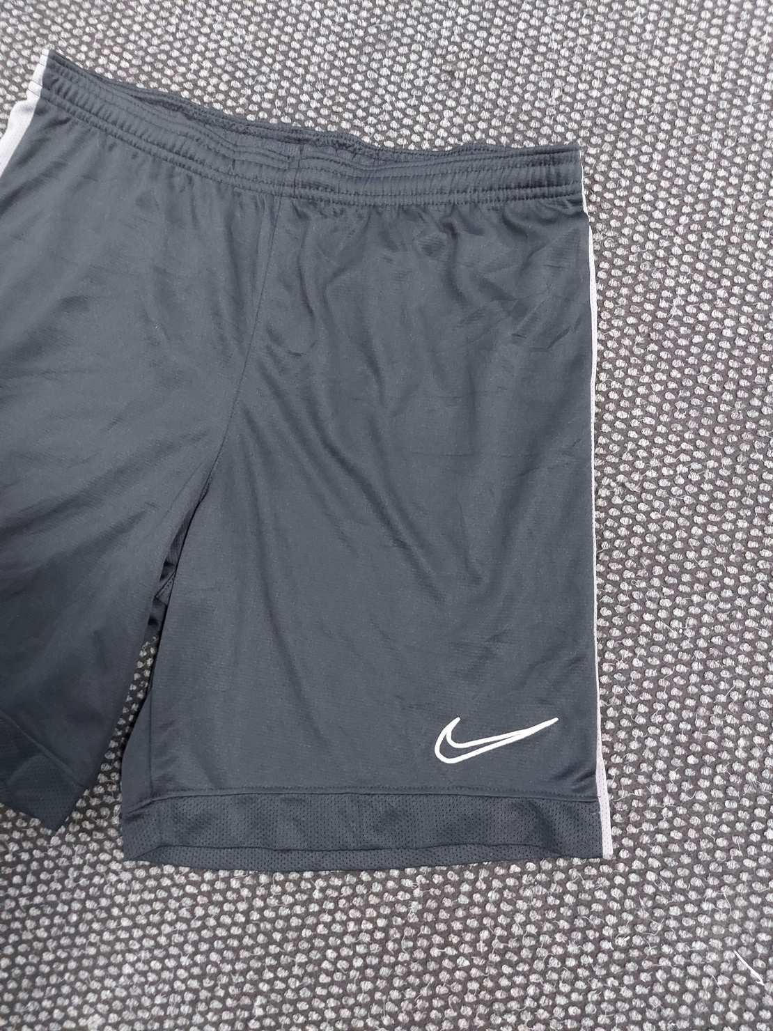 Nike къси панталони L размер
