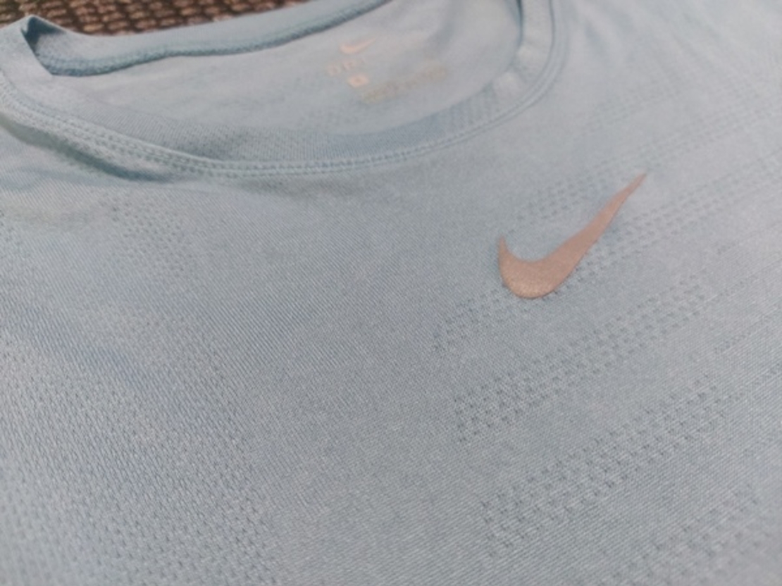 Nike тениска дамска S размер