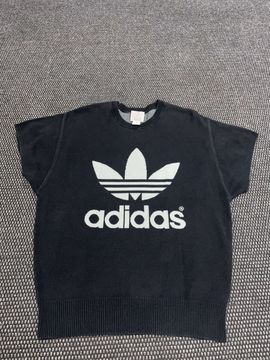 Adidas дамски пуловер къси ръкави M/L