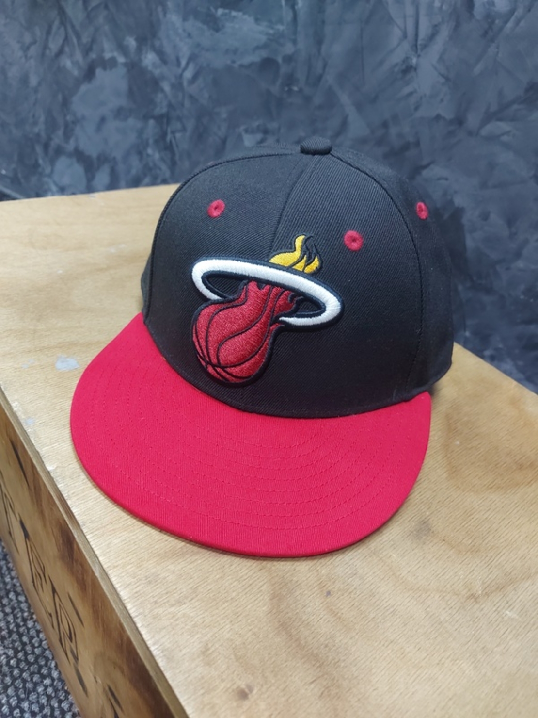 Adidas Miami Heat шапка