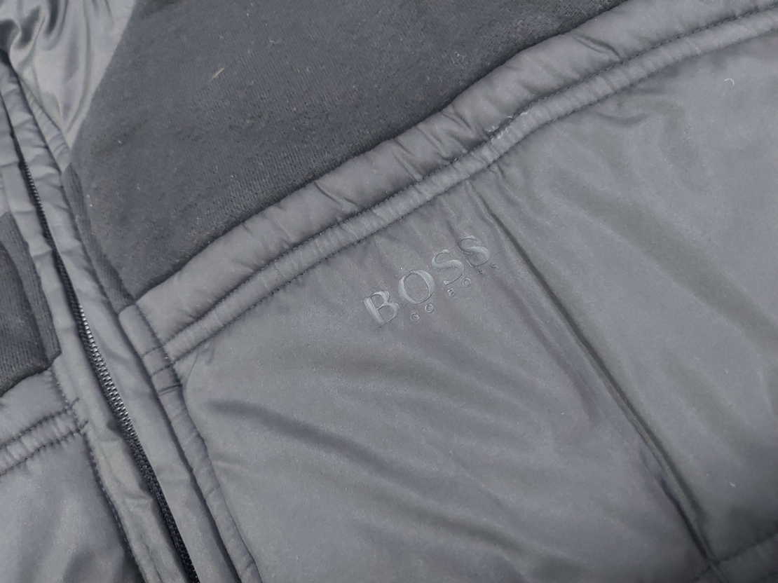 Hugo boss яке L/XL размер