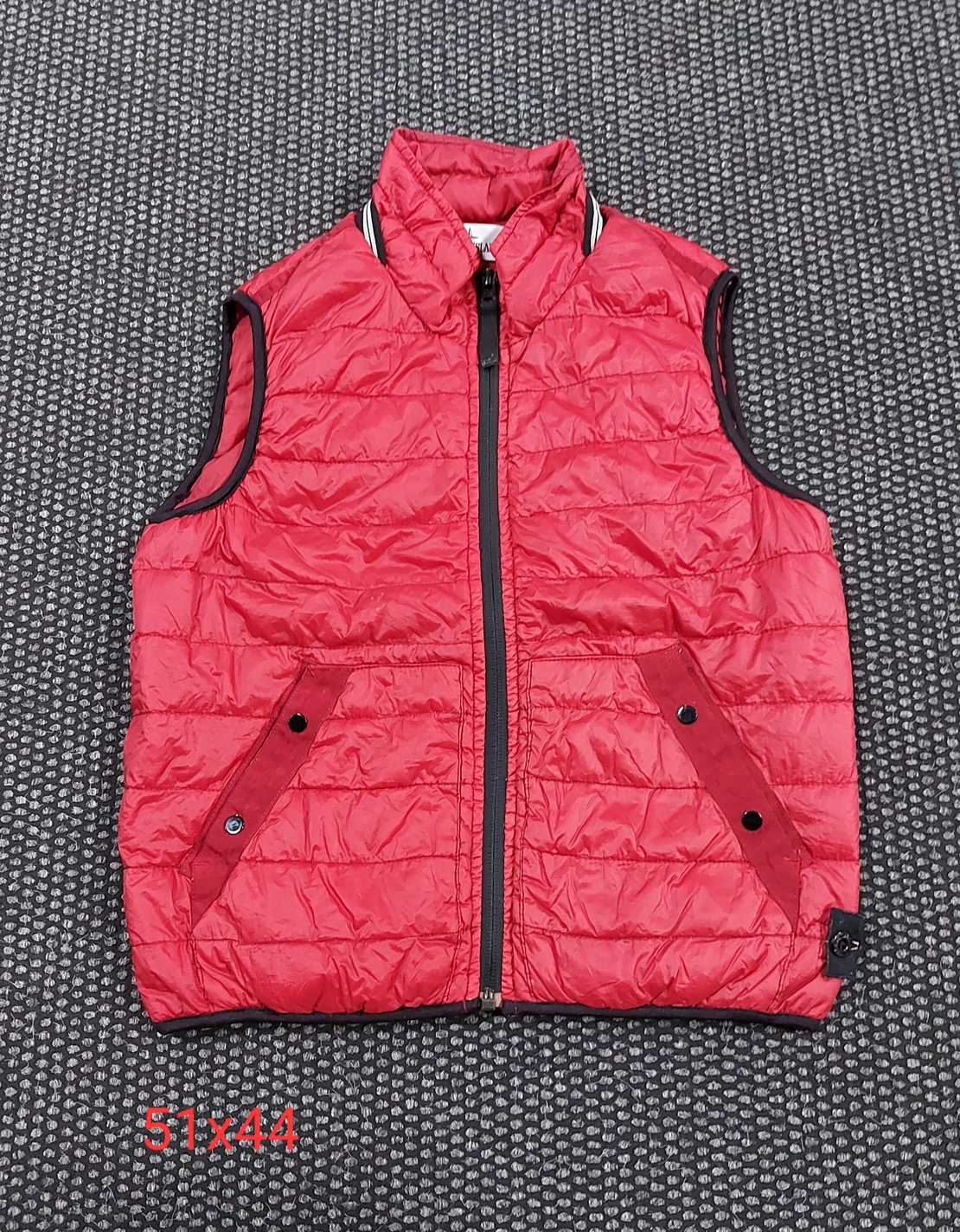 Stone island пухен елек 128