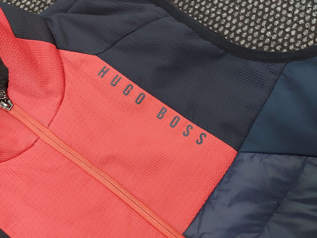 Hugo boss елек пухен мъжки S размер