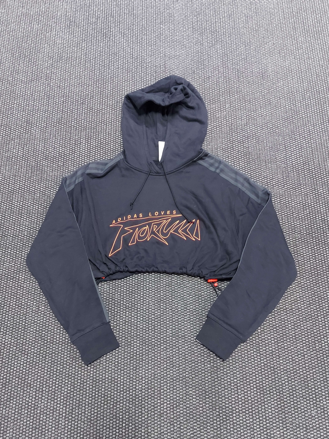 Adidas x fiorucci crop hoodie дамско S размер