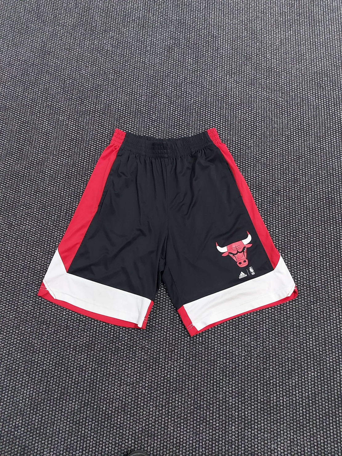 Adidas Chicago Bulls M размер шорти