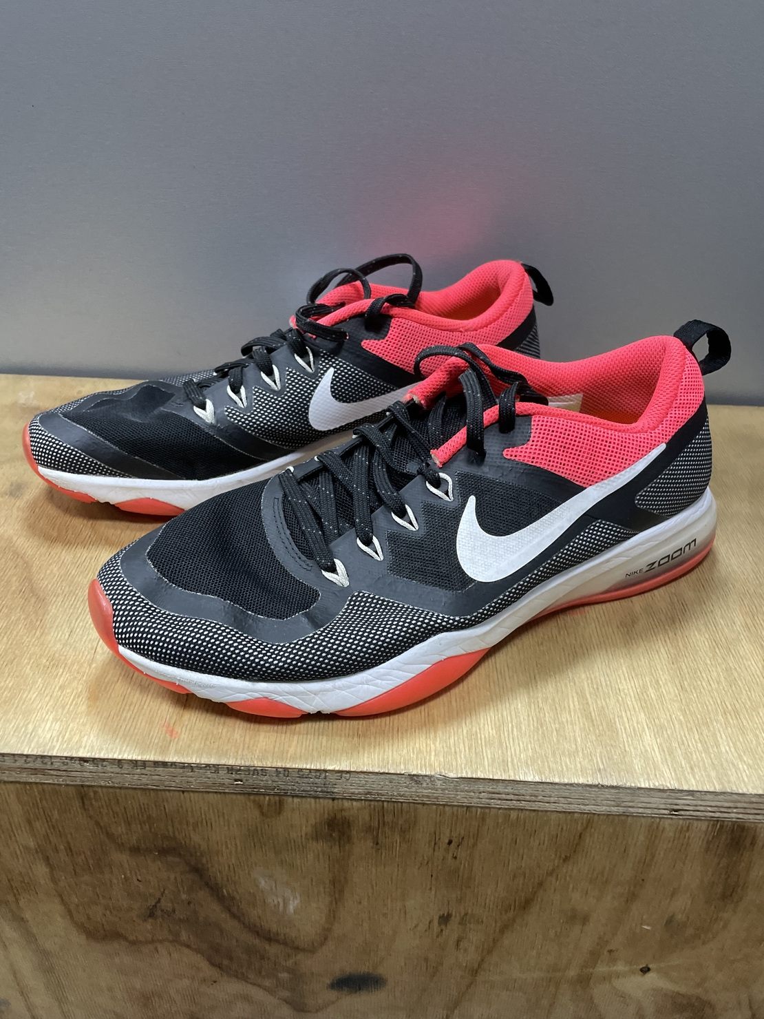 Nike Air zoom 40 номер дамски