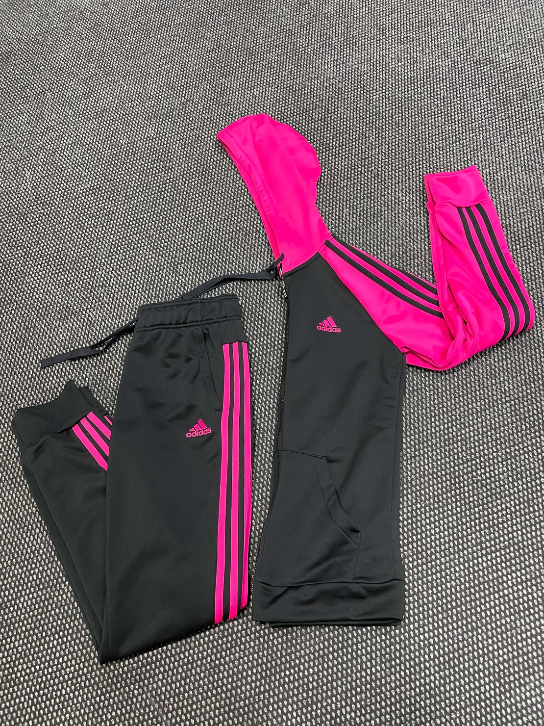 Adidas анцунг комплект дамски S