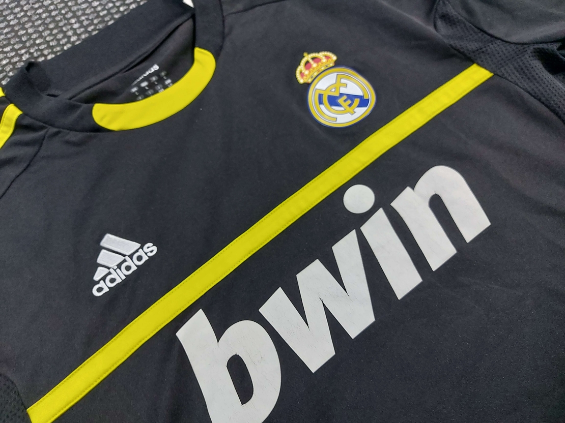 Adidas real madrid фанелка L размер