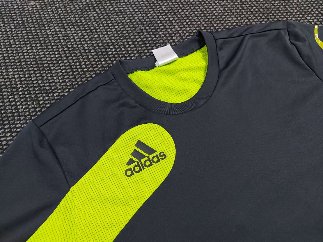Adidas тениска L размер