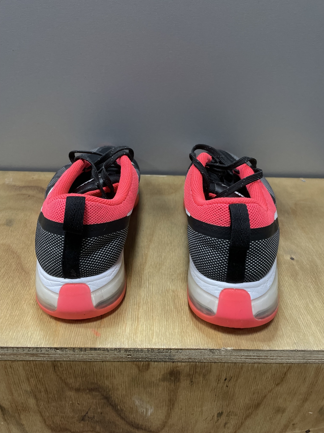 Nike Air zoom 40 номер дамски