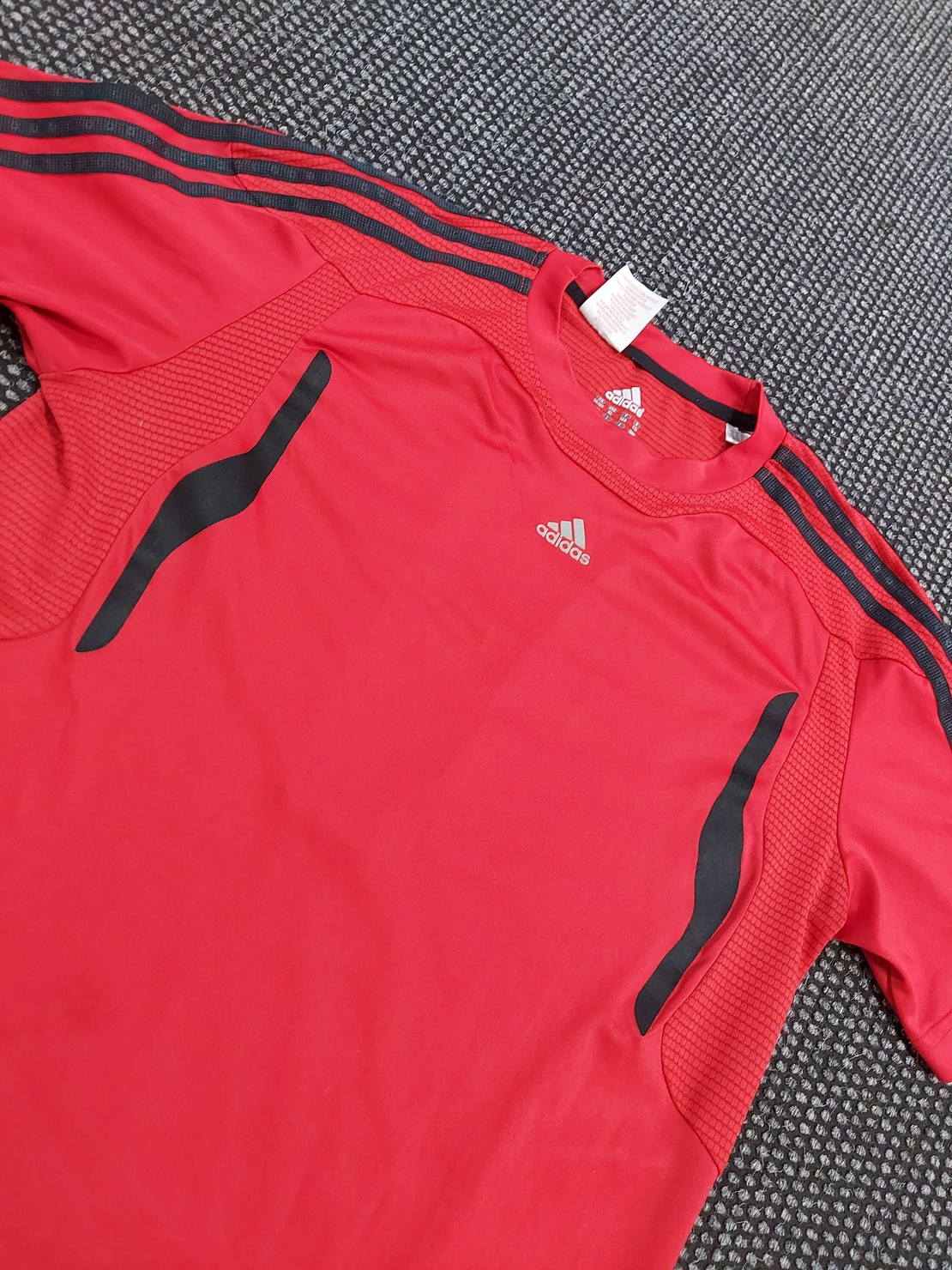 Adidas тениска S размер
