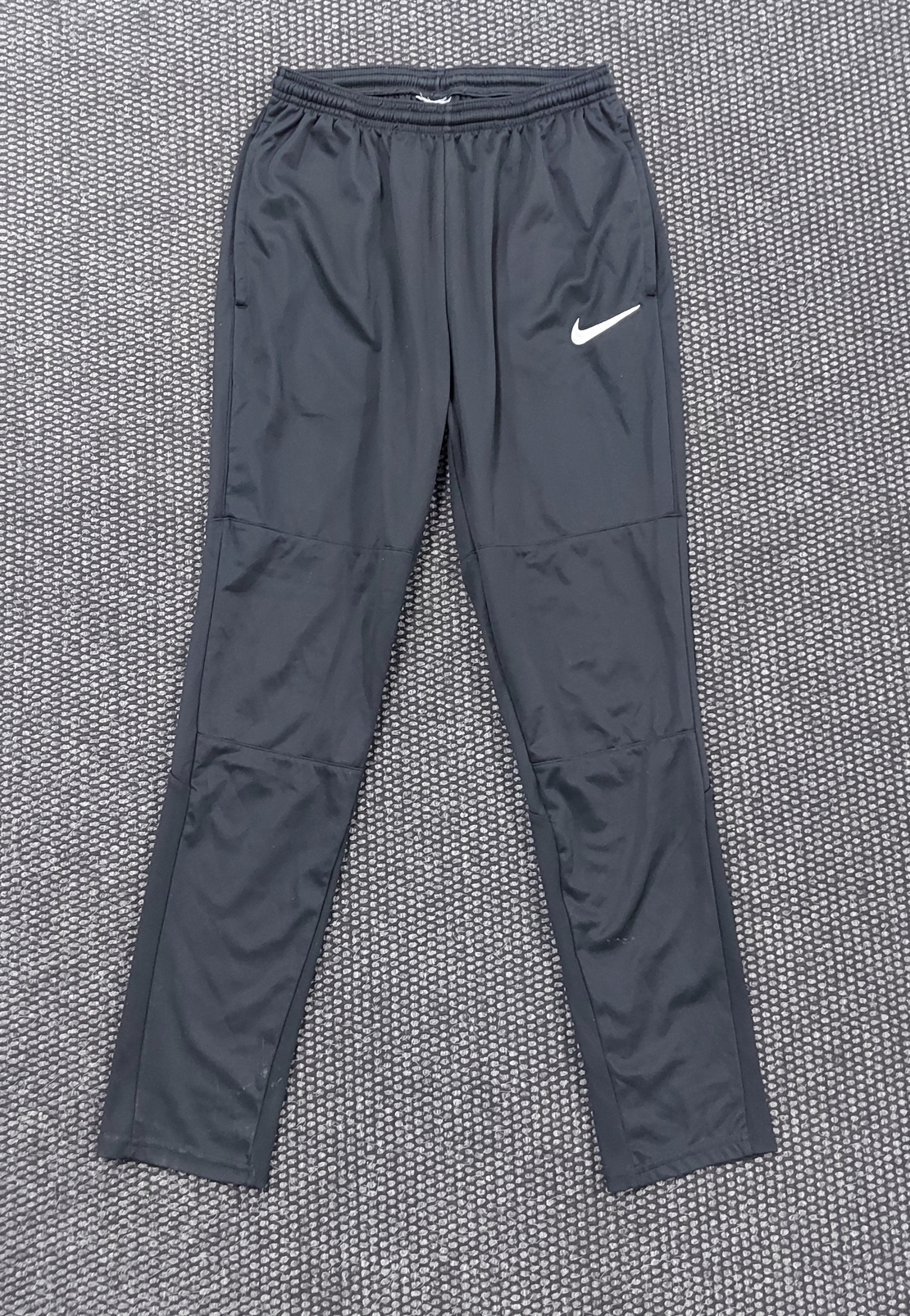Nike анцуг S i M размер
