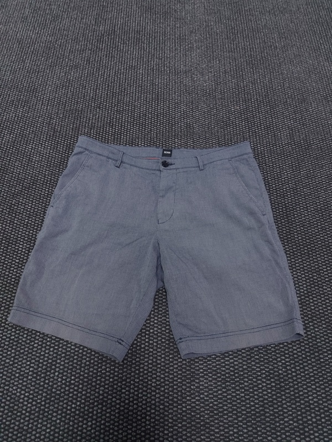 Hugo boss къси панталони 48(M)