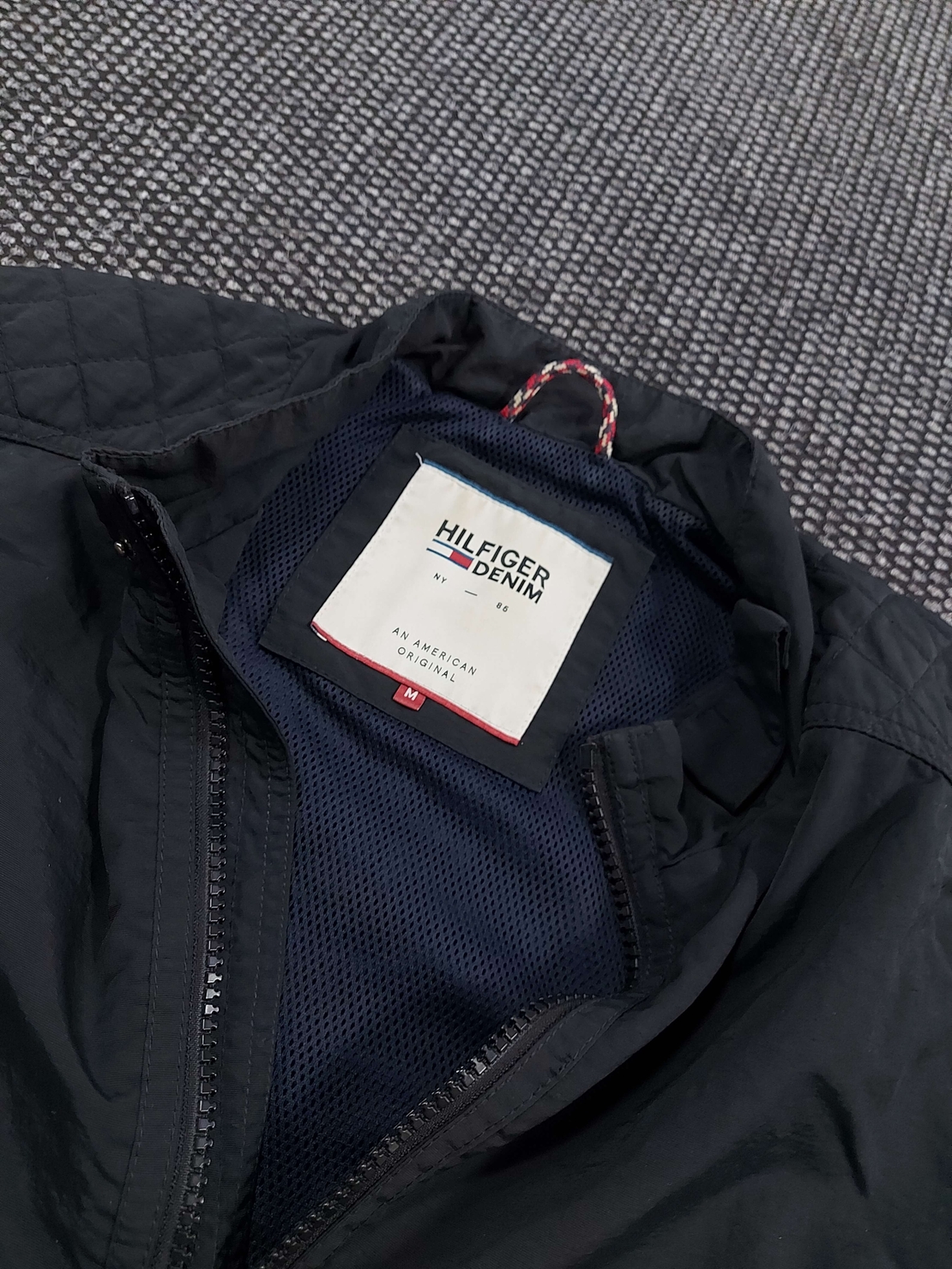 Tommy hilfiger M размер яке преходно