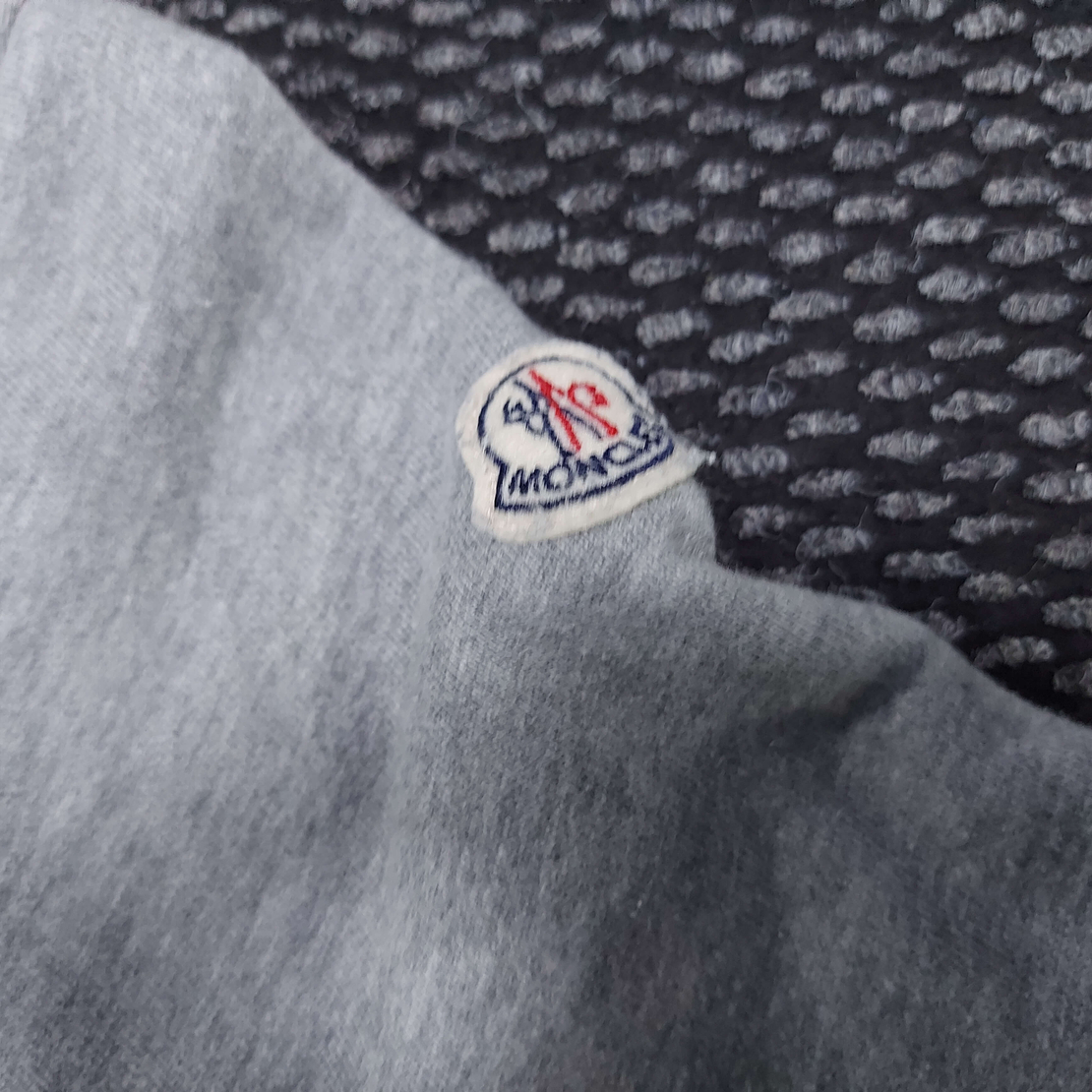 Moncler горнище дамско M размер