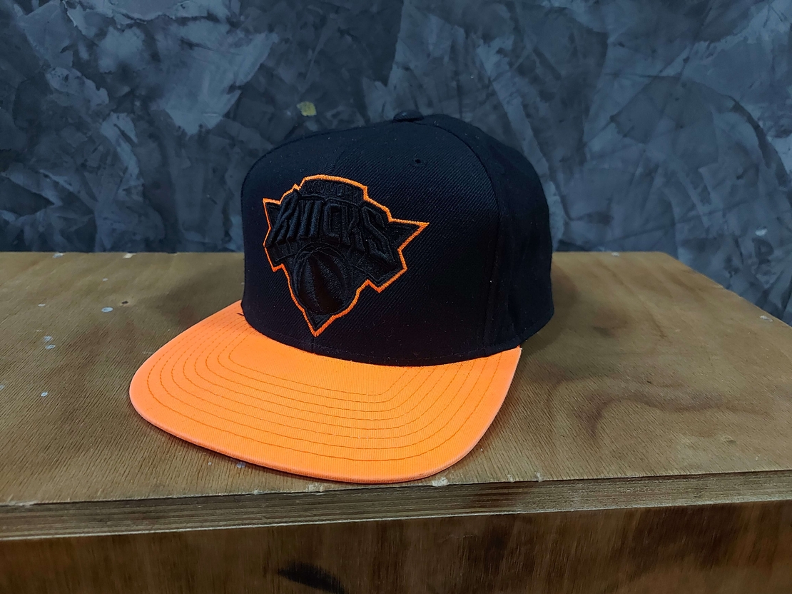 Adidas new york knicks шапка