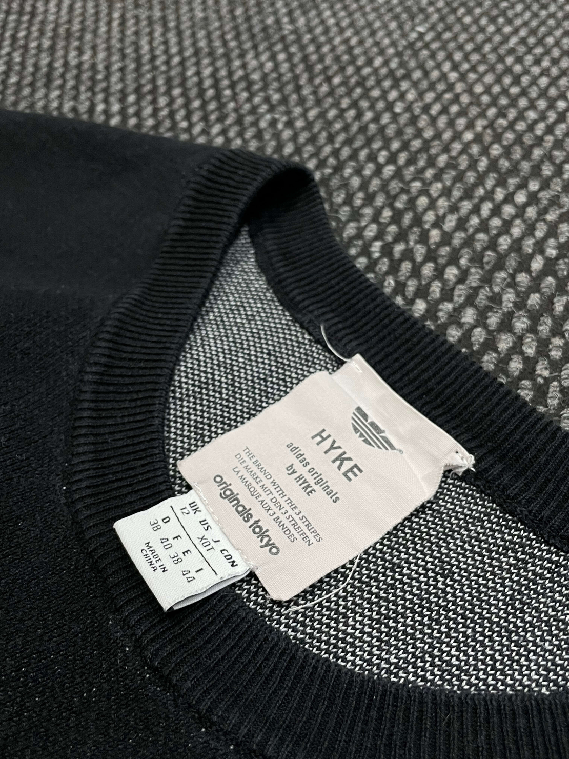Adidas дамски пуловер къси ръкави M/L