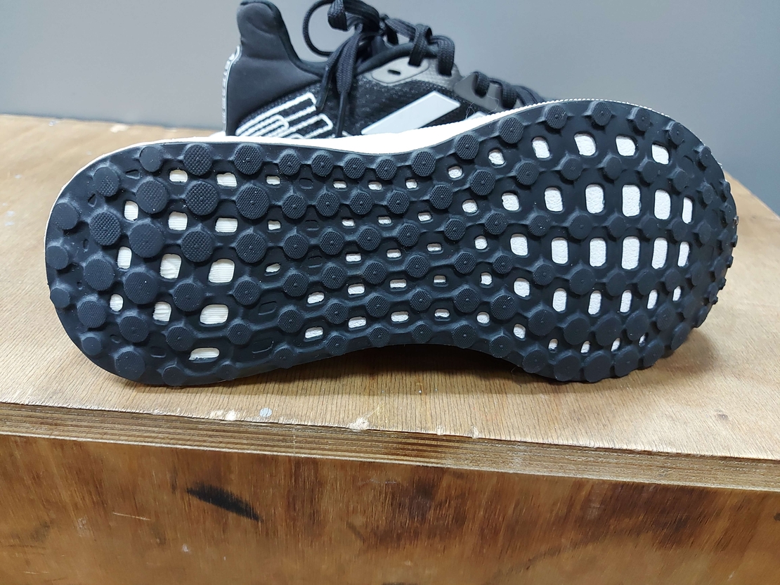 Adidas 37 1/3 дамски маратонки