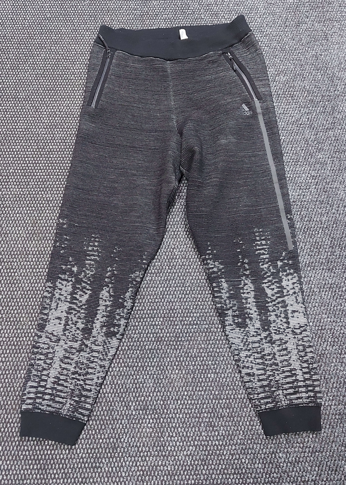 Adidas дамски анцуг M размер