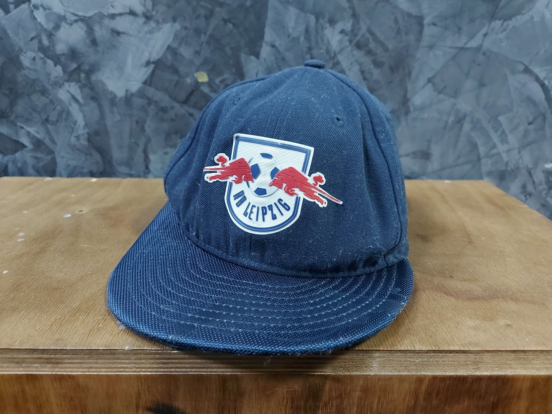 New era red bul шапка