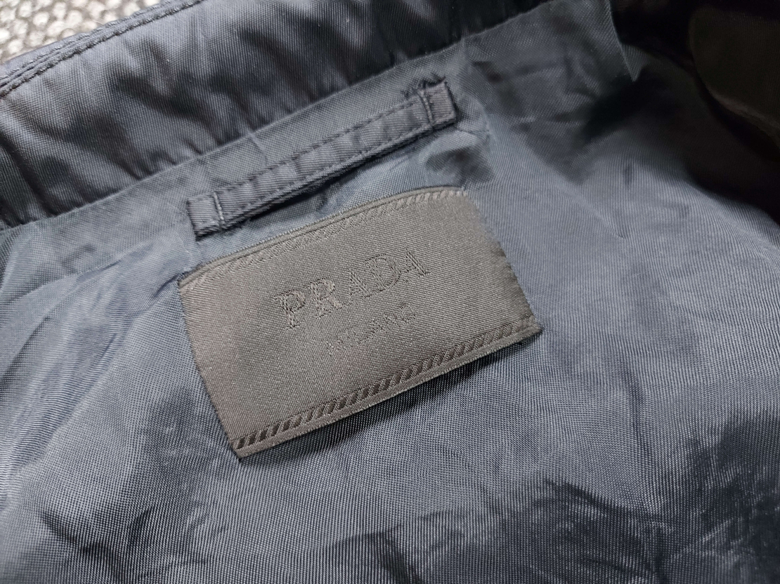 Prada платово яке M размер дамско