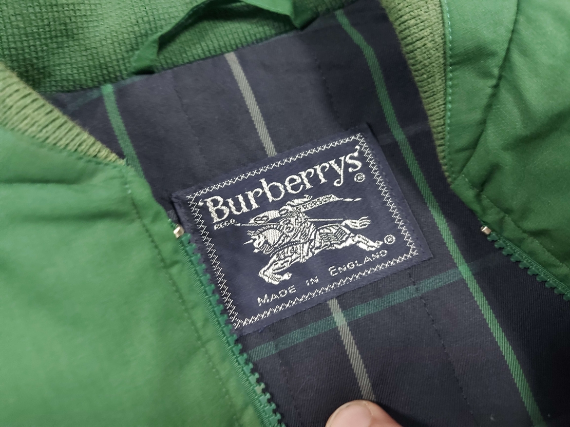 Burberry елек дамски M размер