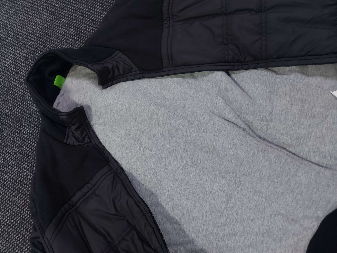 Hugo boss яке L/XL размер