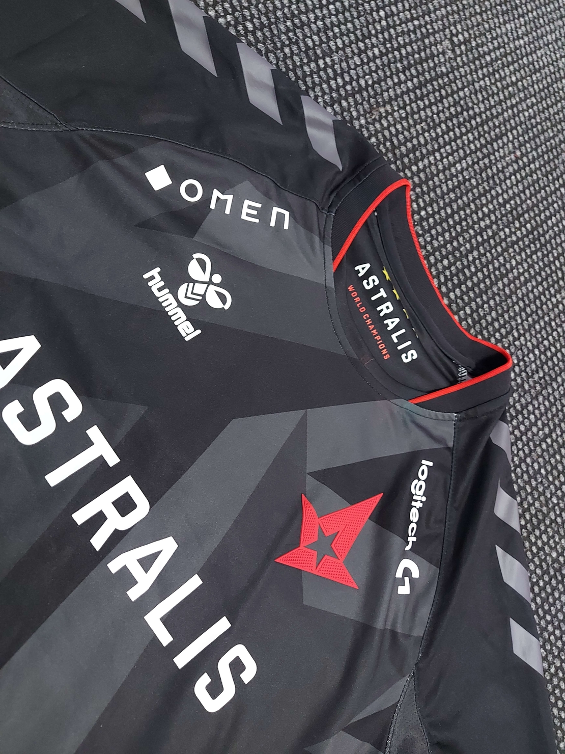 Astralis тениска S hummel