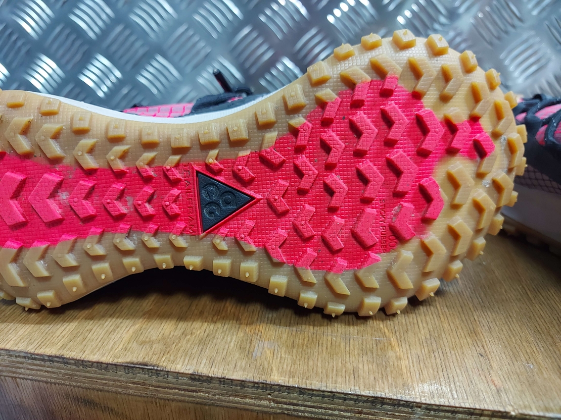 Nike 36.5 маратонки дамски
