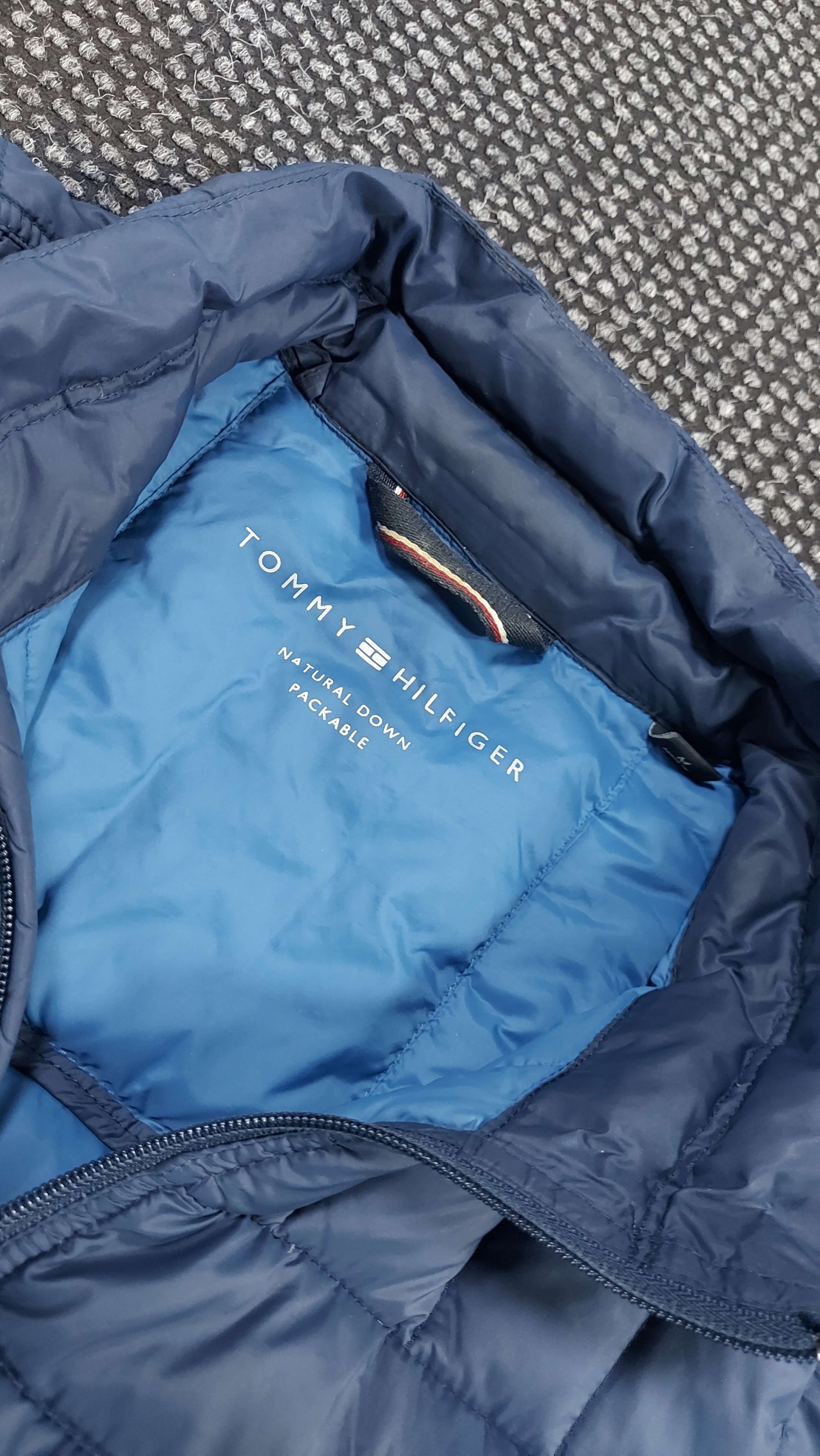 Tommy hilfiger пухено яке M размер