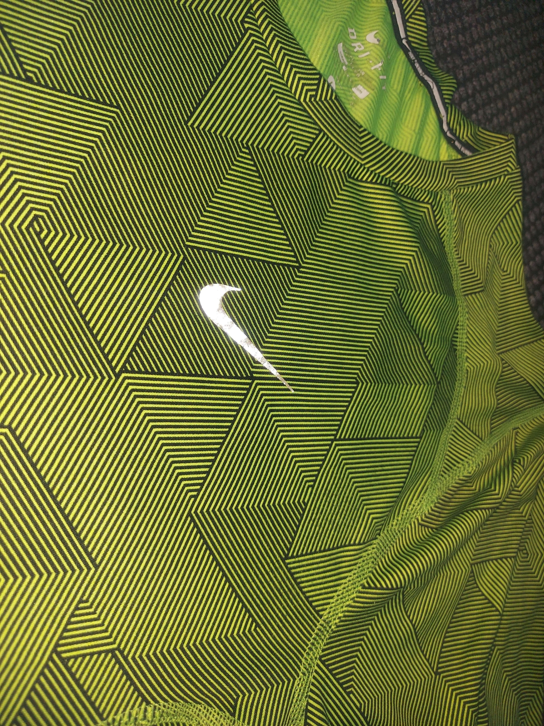 Nike тениска L размер