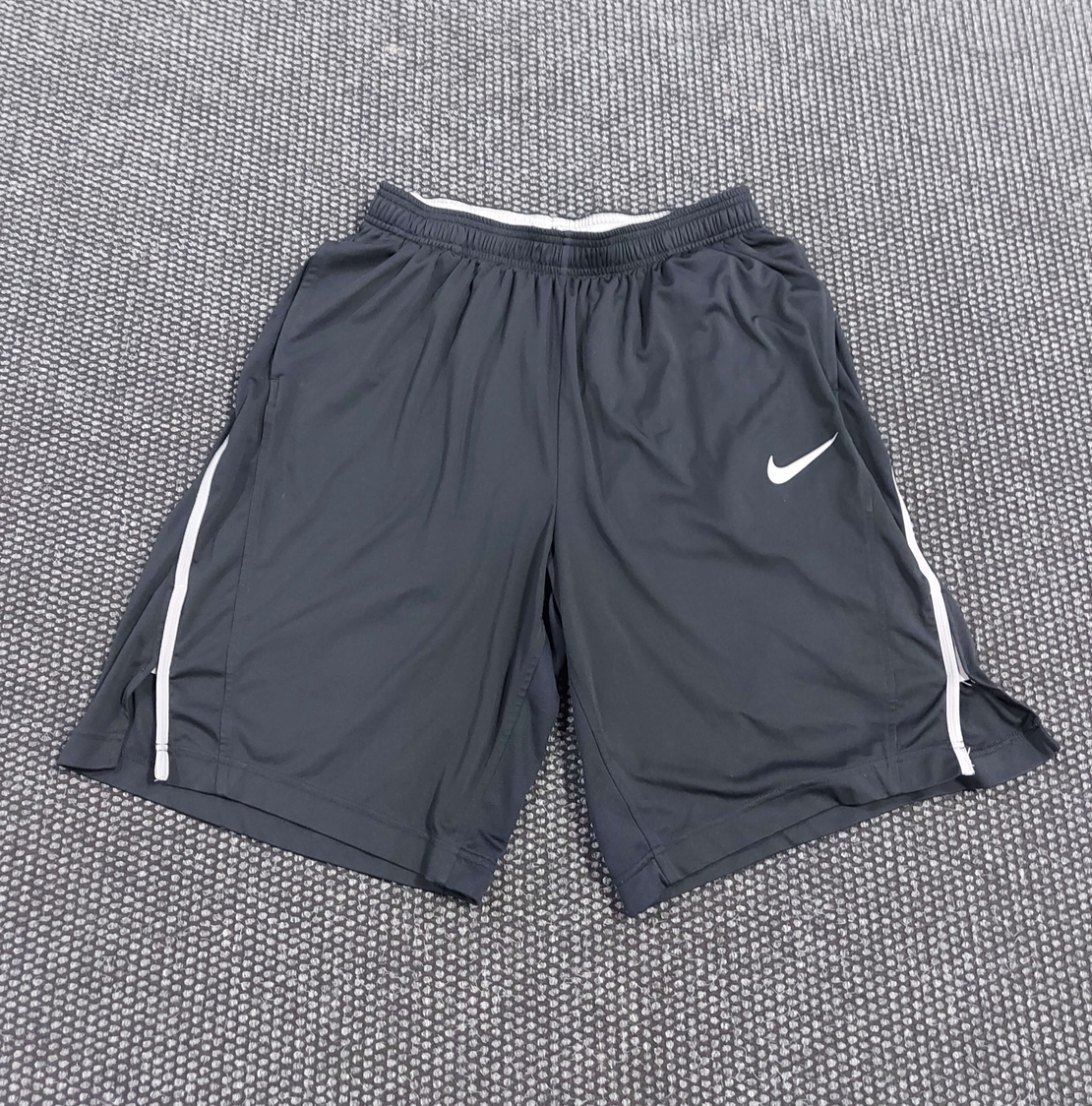 Nike шорти L размер
