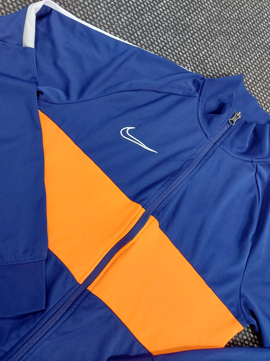 Nike горнище M размер