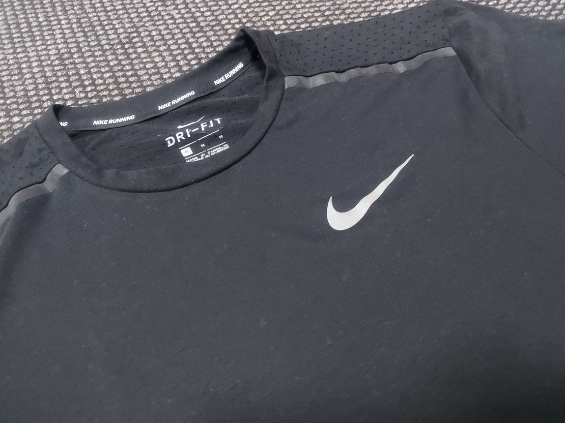 Nike тениска M размер
