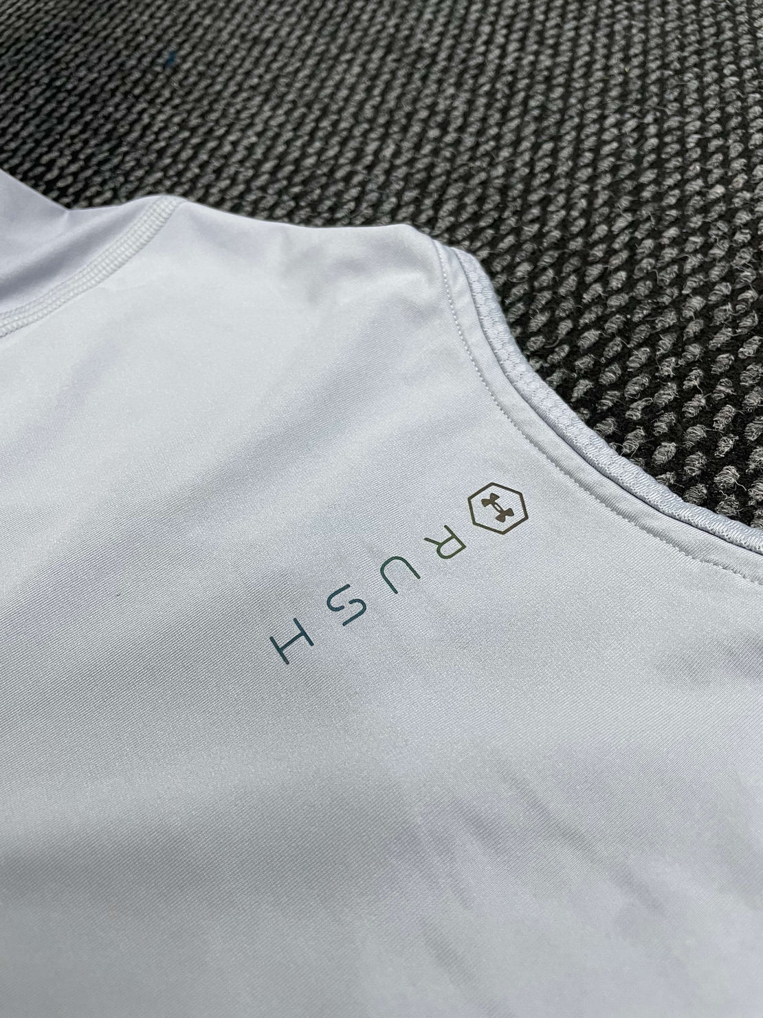 Under armour compression rush блуза S
