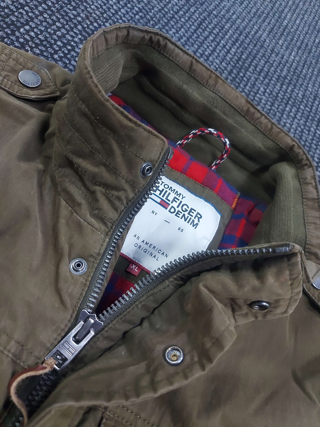 Tommy hilfiger яке XL