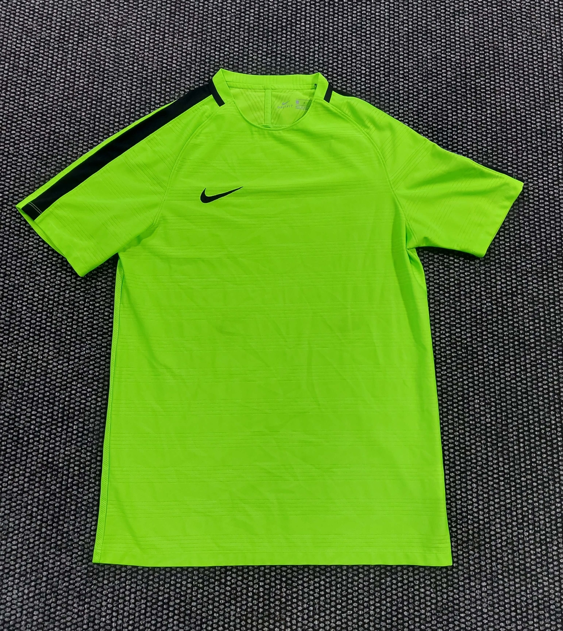 Nike тениска L размер мъжка