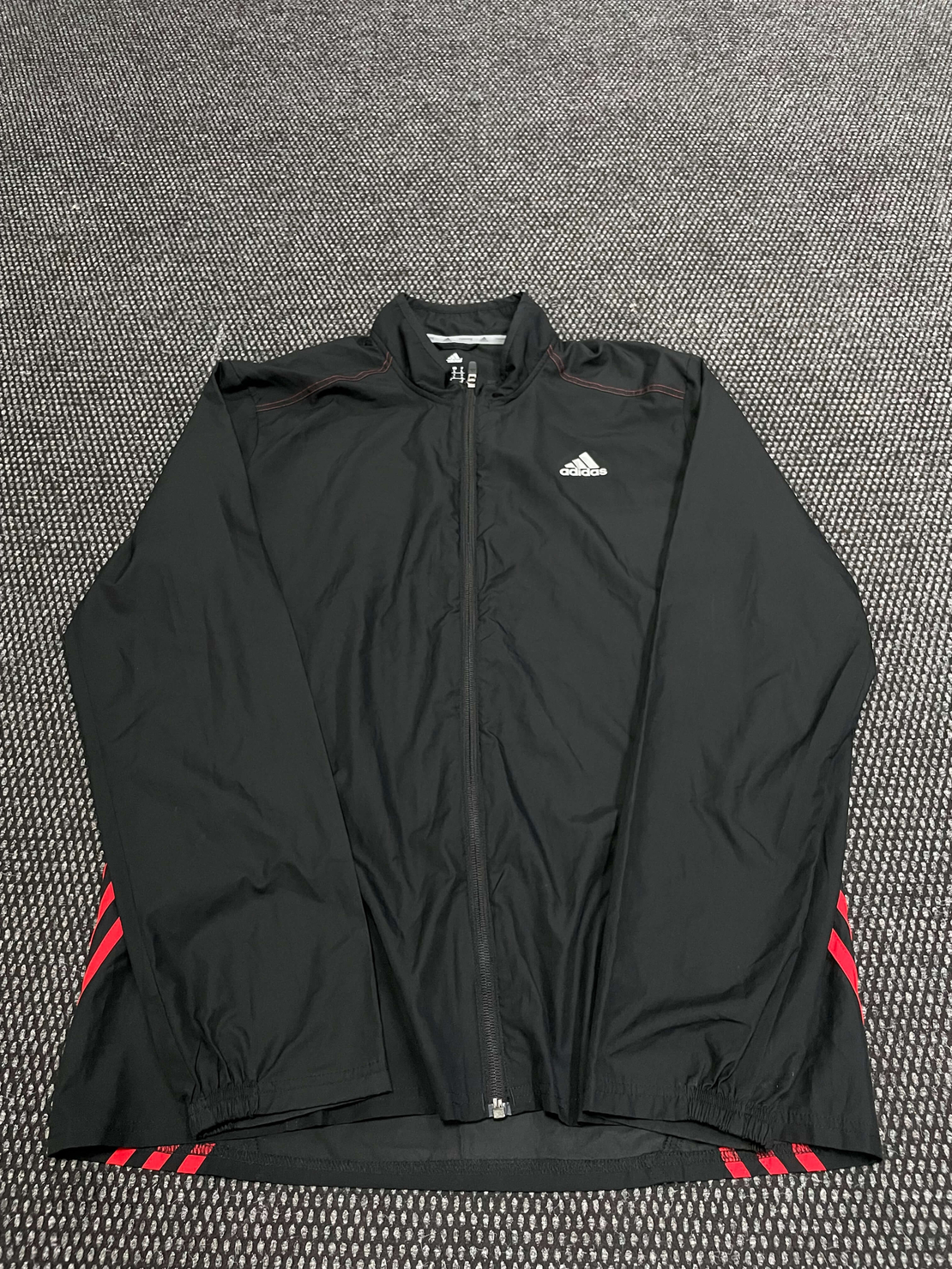 Adidas мъжка ветровка L размер